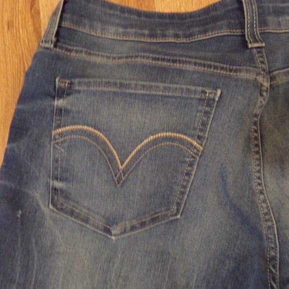 Women's Levi Denim Legging Distressed Jeans 32W 30L - Picture 3 of 11